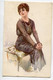 ILLUSTRATEUR SIMONETTI Elégante Jeune Femme Assise  Mains Genoux écrite En 1918    D07 2022 - Other & Unclassified
