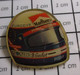 1718a Pin's Pins / Beau Et Rare / THEME : SPORTS / FORMULE 1 CASQUE DU PILOTE B "Buster" GACHOT - Automobilismo - F1