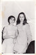 Old Real Original Photo - 2 Young Girls Posing - 1974 - Ca. 12.7x8.5 Cm - Anonyme Personen