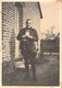 Photographie D'un Militaire Soldat Avec Son Chat Dans Les Bras - Format 13x18cm - Persone Anonimi
