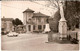 1E9 --- 82 VERDUN-SUR-GARONNE Place De La Vierge, Le Monument Aux Morts, La Poste - Verdun Sur Garonne