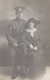 LONDRES 1915 PHOTO COUPLE AVEC HOMME EN UNIFORME - Personnages