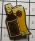 3519 Pin's Pins / Beau Et Rare / THEME : BIERES / BOUTEILLE ET VERRE DE BIERE CELTA - Bière