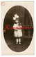 Oude Foto Old Photo Ancienne Girl Fille Kind Enfant Child Met Pop Doll Poupee Studio Cabinet - Personas Anónimos