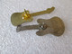 PIN'S    LOT 2 GUITARES - Musique