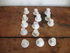 Lot De 14 Encriers Vrais Anciens En Porcelaine Blanche Pour Pupitre D'école - Inkwells