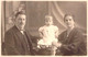 CPA Photo De Famille - Les Parents Et Leur Enfant - Photographie