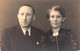 CPA Photo De Couple - Homme Et Femme Habillés En Noir - Photographie