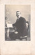 CPA Photo Portrait - Homme Habillé En Noir En Civil - Photographie