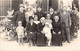 CPA Photo D'une Famille Avec Coiffe Traditionnelle Et Pompier - Bombero