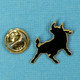 1 PIN'S //  ** TAUROMACHIE / TABLEAU / TORO NOIR ** - Stierkampf