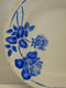 *ANCIEN PLAT ROND PLAT CERAMIQUE ST AMAND GILBERT ART DECO FLEURS BLEUES    E - Saint Amand (FRA)