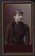 CDV * JEUNE FEMME * MODE * BROCHE * PHOTOGRAPHIE INALTERABLE AU CHARBON * ATELIER ROB MELCHERS * CHARLEROI - Anonymous Persons