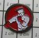 1316b Pin's Pins / Beau Et Rare / THEME : SPORTS / BOXE BOXEUR DE BANDE DESSINEE - Boksen