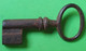 Delcampe - Lot 9 Anciens Outils Petites CLEFS - Pour Porte Armoire Placard - Etat D'usage "dans Leur Jus"- Vers 1930 1960 - Otros Aparatos