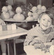 Photo 13x9 Cm D'un Groupe D'enfant En Train De Jouer Aux Dés - Canards De Bain En Plastique - Pedagogie - Objets