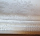 Delcampe - LINGE Neuf De Stock Boite D'origine - SERVICE TABLE "Senlis" : 12 COUVERTS Serviettes Nappe 1.5x2.9 M - Coton Lin - 1950 - Dentelles Et Tissus