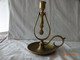 Delcampe - LOT DE 2 BOUGEOIRS PENDULAIRES ANTIROULIS EN LAITON - 965 Grs - Hauteur 20 Cms. - Candeleros, Candelabros Y Palmatorias