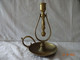 Delcampe - LOT DE 2 BOUGEOIRS PENDULAIRES ANTIROULIS EN LAITON - 965 Grs - Hauteur 20 Cms. - Candeleros, Candelabros Y Palmatorias