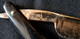 Ancien RASOIR Coupe Chou Lame Gravée THE LORD BARBER  De 20 Mm Bout Du Couteau Marquée 361 & WETTSTEIN SERGENT BOURGES - Materiale Di Profumeria
