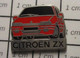 2522 Pin's Pins / Beau Et Rare / THEME : AUTOMOBILES / EN LEGER RELIEF CITROEN ZX ROUGE Par DECAT - Citroën