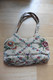 Delcampe - Petit Sac à Main Beige Tapisserie Fleurs Style Petit Point De Vienne Et Perles - Tapis & Tapisserie