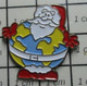 2819 Pins Pin's / Rare & Belle Qualité THEME NOEL / PERE NOEL GLOBE TERRESTRE - Navidad