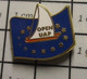 2819 Pin's Pins / Beau Et Rare / THEME : SPORTS / VOILE VOILIER BATEAU OPEN UAP Par DECAT - Segeln