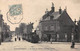 Pont-l'Evêque         14       La Place Du Calvaire Et La Rue Launay  Train.       (voir Scan) - Pont-l'Evèque