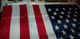 DRAPEAU DES ETATS UNIS D'AMERIQUE , DIMENSION 150 CM X 90 CM , DEUX OEUILLETS POUR LE SUSPENDRE , ETAT NEUF VOIR PHOTO . - Drapeaux