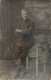 CPA Photo D'un Militaire - Portrait - Soldat En Uniforme à Identifier - 1917 - Fotografia