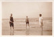 Photographie D'un Groupe De Personnes à La Plage - Ostende Le 24 Aout 1934 - 9x6cm - Anonyme Personen