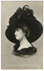 Lady With Hoed Hat Chapeau Femme Woman Costume Mode Fashion S.A.R. Madame La Princesse Clémentine De Belgique - Fashion