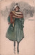 CPA Illustrateur - Mauzan - Femme Devant Un Fiacre En Manteau Vert Et Fourrure Rayée - Chapeau Blanc - Mode - Mauzan, L.A.