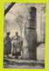 29 PLOEVEN Vers Plomodiern N°3617 Menhir Dit Fuseau De Ste Barbe VOIR ZOOM Femmes Costumes Coiffes Sabots VOIR DOS - Plomodiern