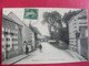 Carte Postale. Indre Et Loire 37. Monnaie. La Rue Du Pont De L'arche. Animée - Monnaie