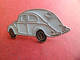 Pins émail Auto Voiture Automobile VOLKSWAGEN  Coccinelle Blanche - Volkswagen