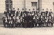 CPA - Photographie - Ecole - Pensionnat Religieux - Photo De Classe En Uniforme - Groepen Kinderen En Familie