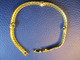Delcampe - Petit Bracelet Métal Doré/maillon  Avec Inclusions De 3 Petites Pierreries  /Vers 1980-1990      Bij147 - Armbanden