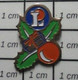 413i Pin's Pins / Beau Et Rare / NOEL / CADEAU HOUX MAGASIN LECLERC - Navidad