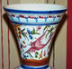 Delcampe - SUPERBE ANCIEN VASE FAIENCE JOLI DECOR FAIT MAIN SIGNE AE 449 / SEC XVII BE - Vazen