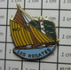 613a Pin's Pins / Beau Et Rare / SPORTS / VOILE VOILIER LES REGATES YACHT RETRO PHARE Par EDENA - Sailing, Yachting