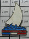 613b Pin's Pins / Beau Et Rare / SPORTS / VOILE VOILIER ECOLE FRANCAISE Variante Blanche ... Par DECAT - Voile