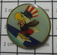 512H Pin's Pins / Beau Et Rare / SPORTS / NATATION AIGLE Ressemblant à Un Perroquet ! USA EQUIPE OLYMPIQUE - Natation