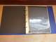 BEL ALBUM LINDNER BLEU   AGREABLE MOELLEUX AU TOUCHER+ 14 PAGES POUR 56 LETTRES +BON ETAT+.A PRENDRE PARIS - Binders With Pages