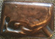 Cendrier En Bronze Doré  Art Déco   Baigneuse Allongée Sur La Plage - Bronzen