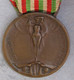 Médaille Italienne 1915 / 1918 Vittorio Emmanuel III Avec Signature Du Graveur S. Canevari - Italia