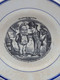 * ASSIETTE PARLANTE PORCELAINE OPAQUE De GIEN LE LANGAGE Des FLEURS PENSEE E - Gien (FRA)