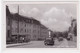 Ak HERMSDORF, Bahnhofstraße Mit PKW, Auto, Oldtimer, Saale Holzland Kreis, Thüringen, Deutschland Ansichtskarte - Hermsdorf