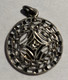 Bijoux , Pendentif : Médaille Coiffe Régionale ? Ancienne . - Hangers